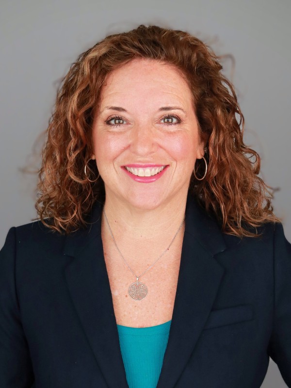 Photo of Lisa Burton