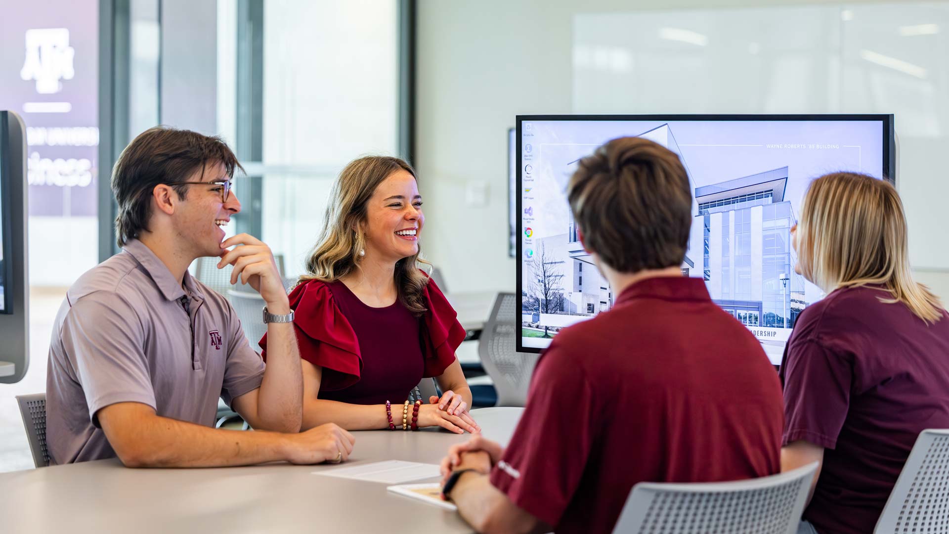 uni-111 Man posing for photo.